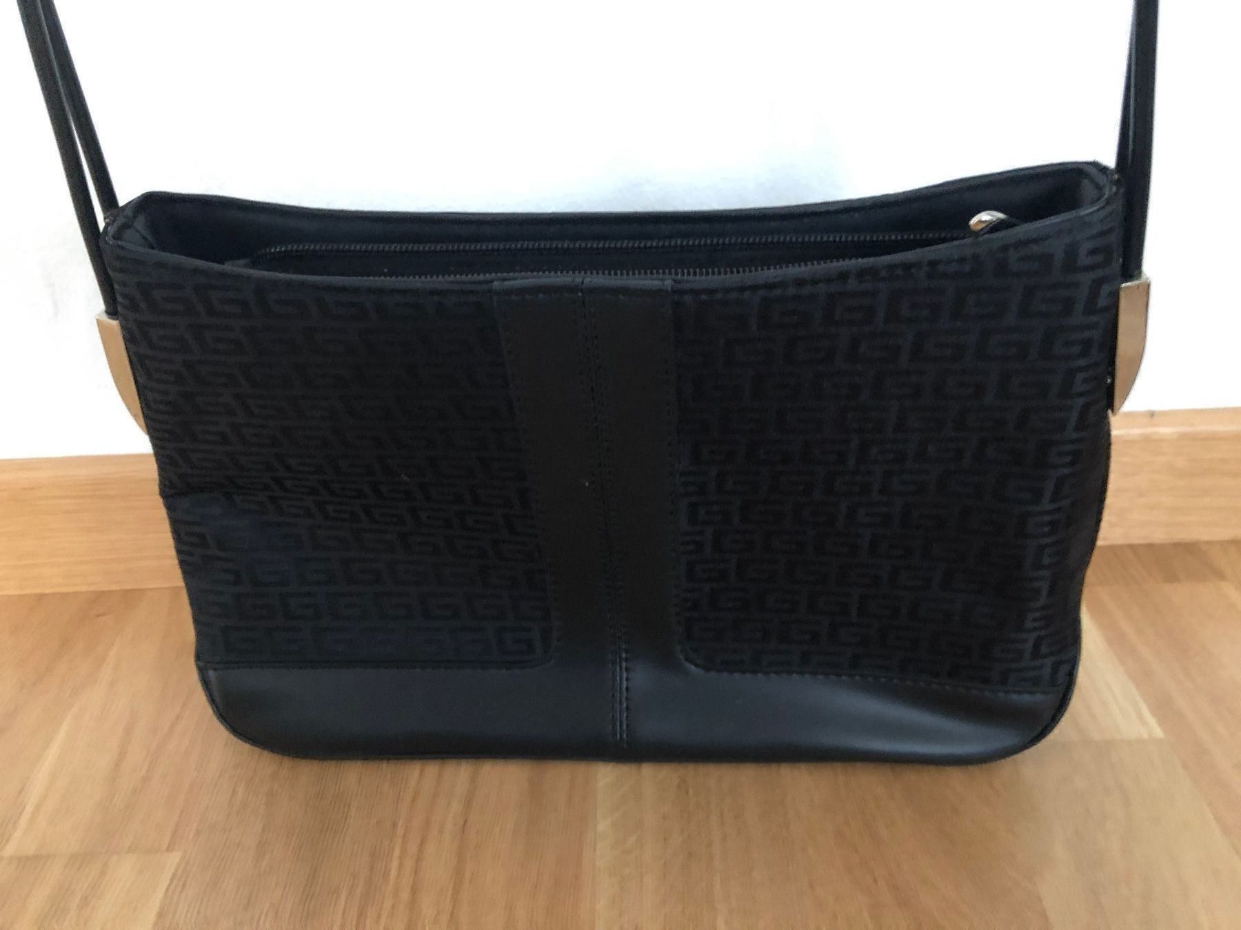 Borse da donna: Handtasche, Schultertasche / schwarz – Usato da Gossau SG venduto da Gusho 2