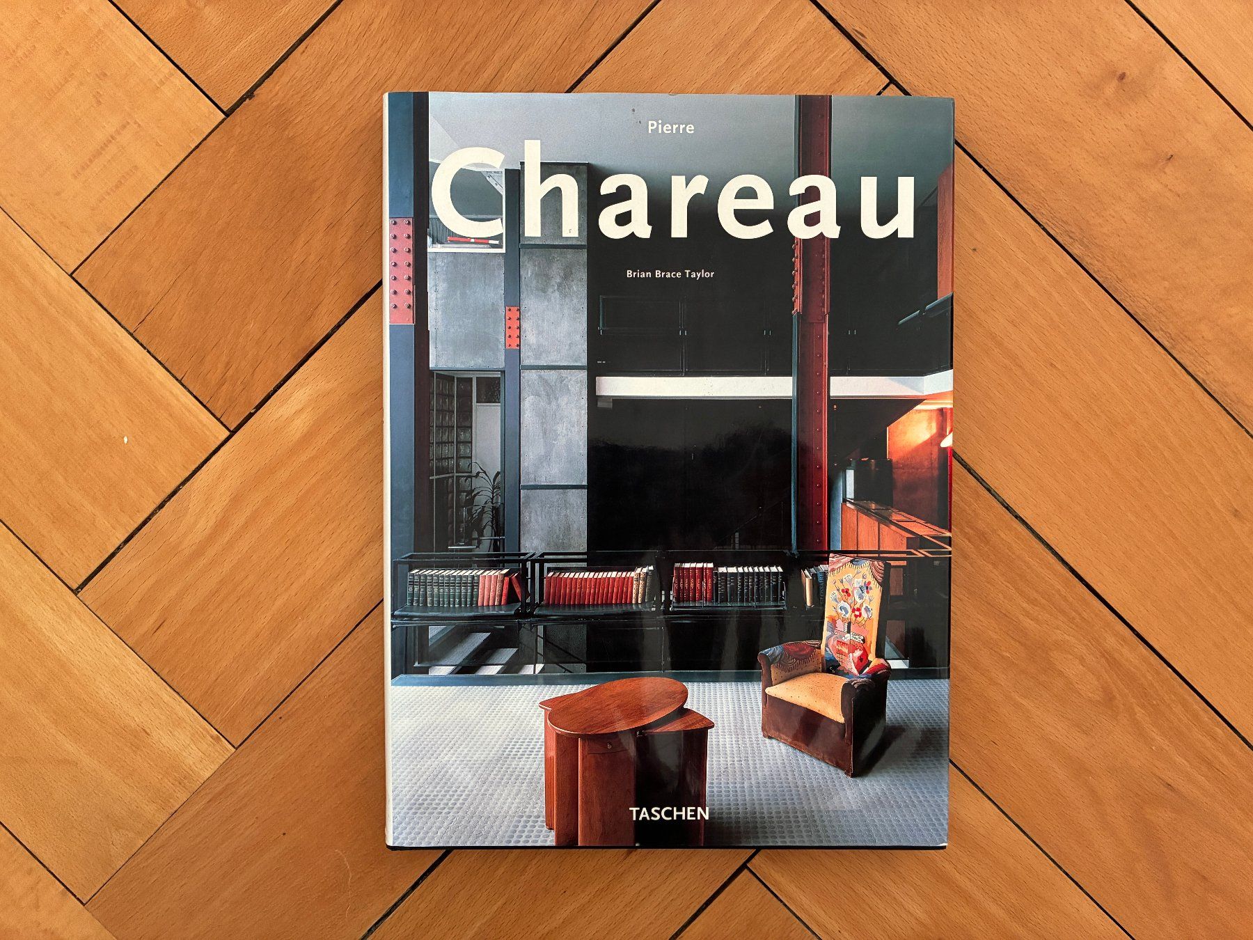 Libri: Architektur Buch: PIERRE CHAREAU – Usato da Lugano venduto da gio.yo