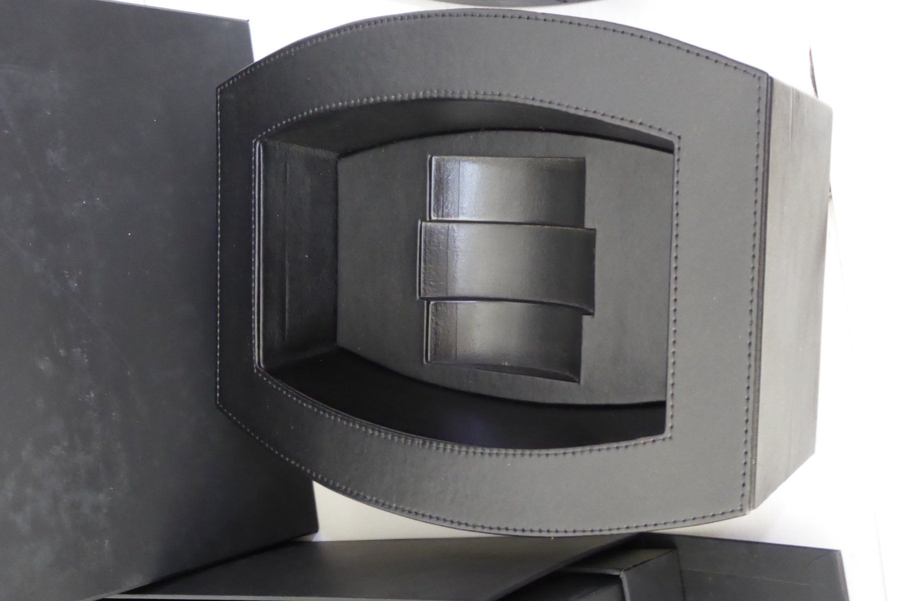 Richard Mille Boîtes de montres: Richard Mille box for watch – D'occasion à Geneve par adr_xk6n 4