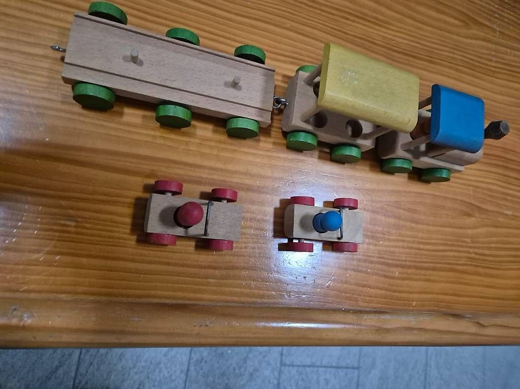 Spielzeuge: Holzeisenbahn – Gebraucht aus Auenstein von mth_rp5y 2