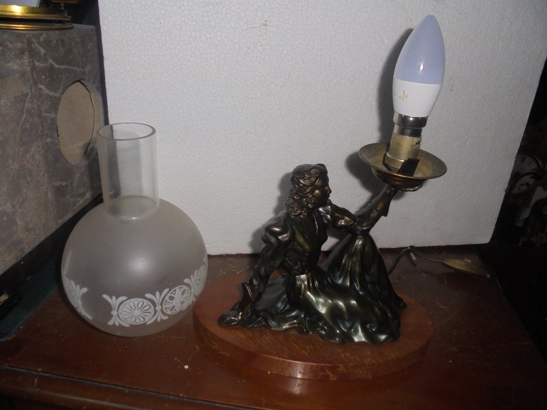 Lampen: Antike, kleine Tischlampe ca. 1940 – Gebraucht aus Camorino von Hunpete 7
