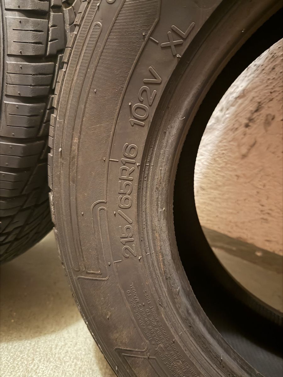 Pneus & Kompletträder: 2x Sommerreifen 215/65R16  – Gebraucht aus Jona von mil_gx9g 1