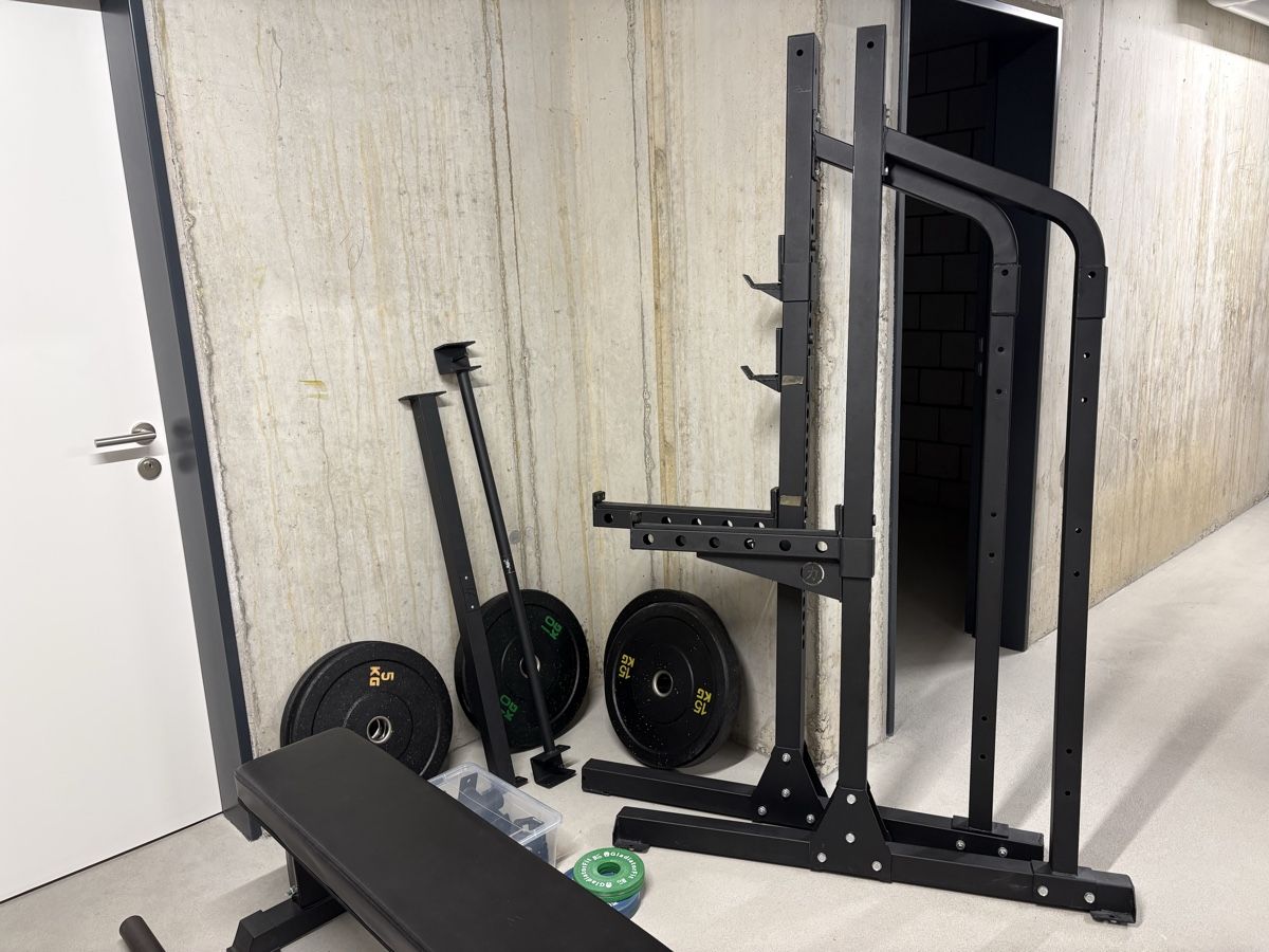 Hometrainer: Homegym Half Rack Langhantelbank mit Gewichten – Gebraucht aus Ziefen von buyforfree 1