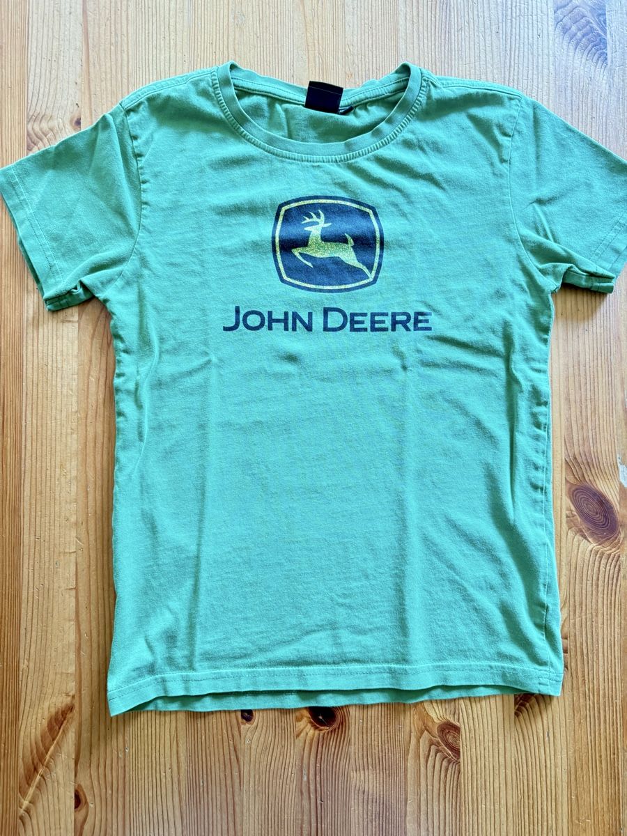 T-shirts: John Deere t-Shirt 140/146 – D'occasion à Roggwil TG par Rutschmann