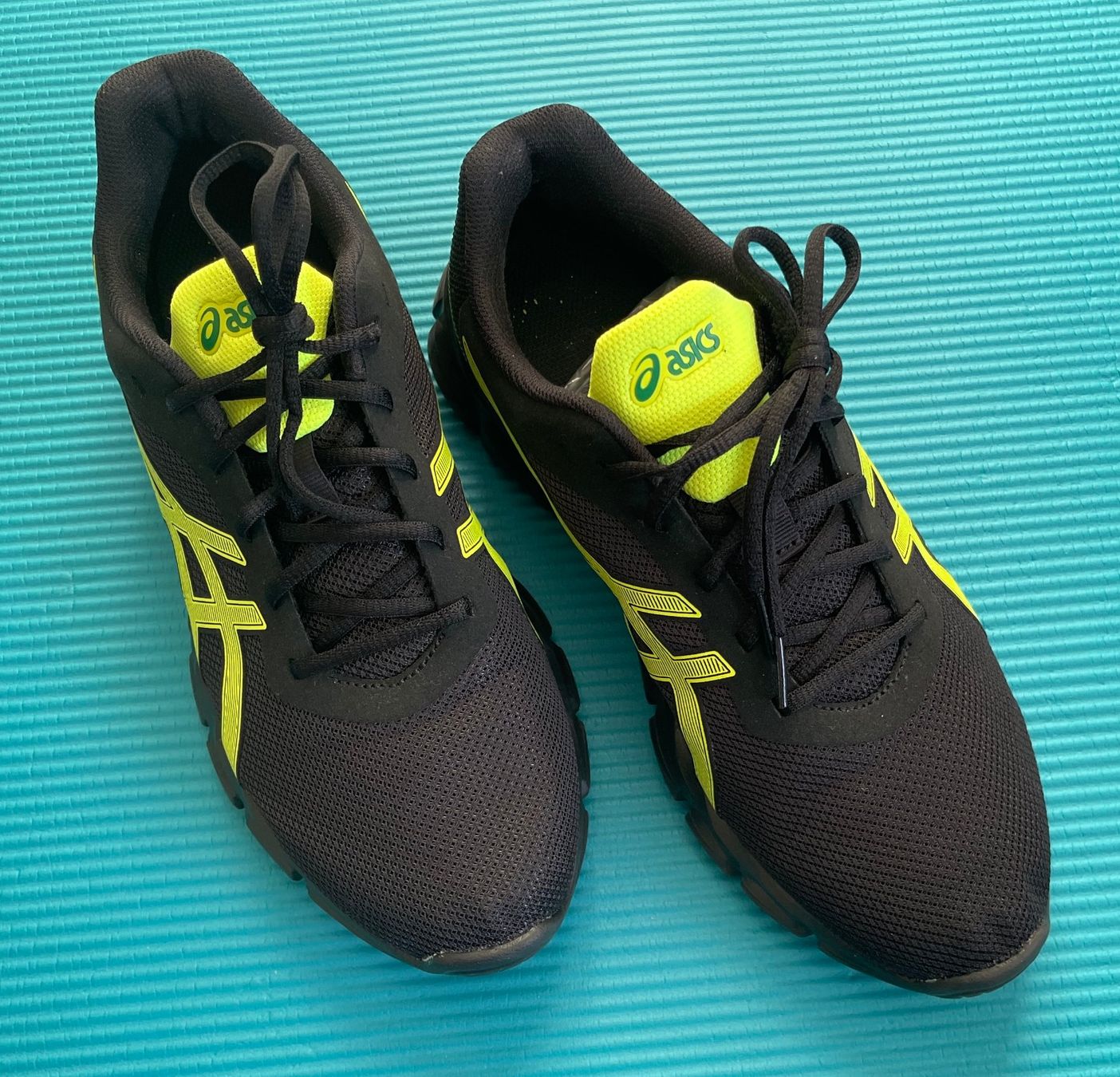 Asics Chaussures hommes: asics - Gr. 42.5 – D'occasion à Bazenheid par nervik 3