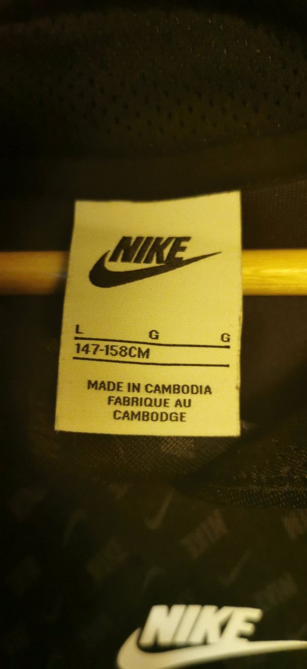 Nike Pulls et sweat-shirts: Pull Nike – D'occasion à Genève par rescateCH 1