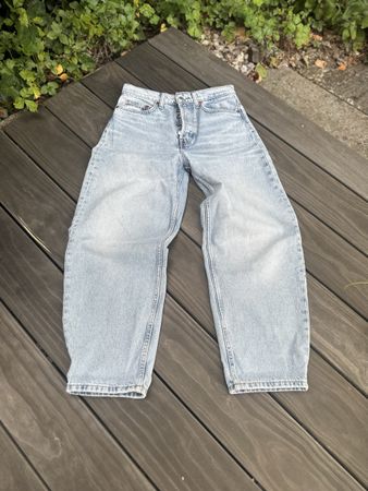 H&M HIGH WAIST JEANS / BUTTON-FLY Gr. EUR 38 (Hellblau / Was