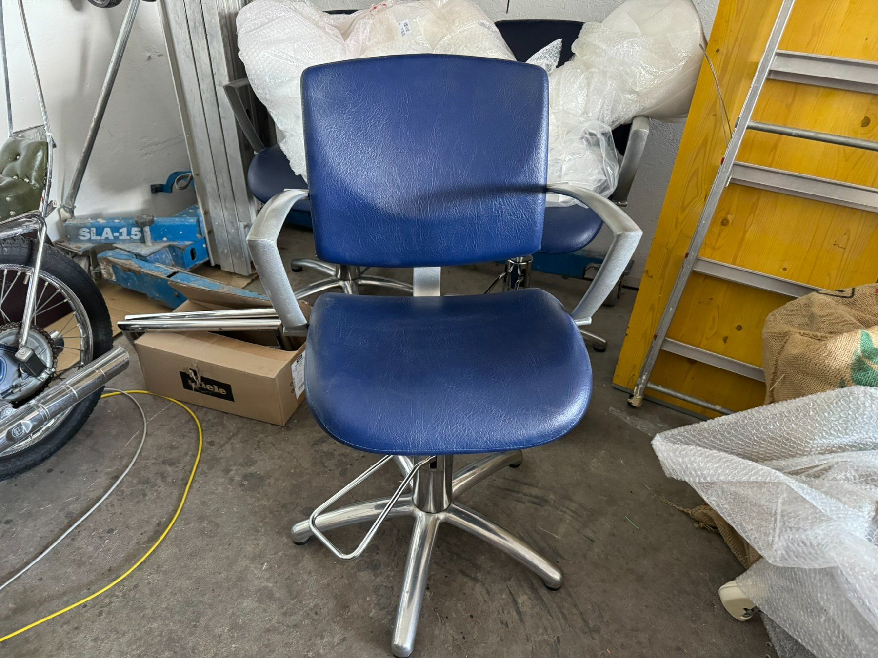 Poltrone: 2 Drehstühle, Coiffeurstühle, Pumpsessel – Usato da Ueberstorf venduto da hoster 1