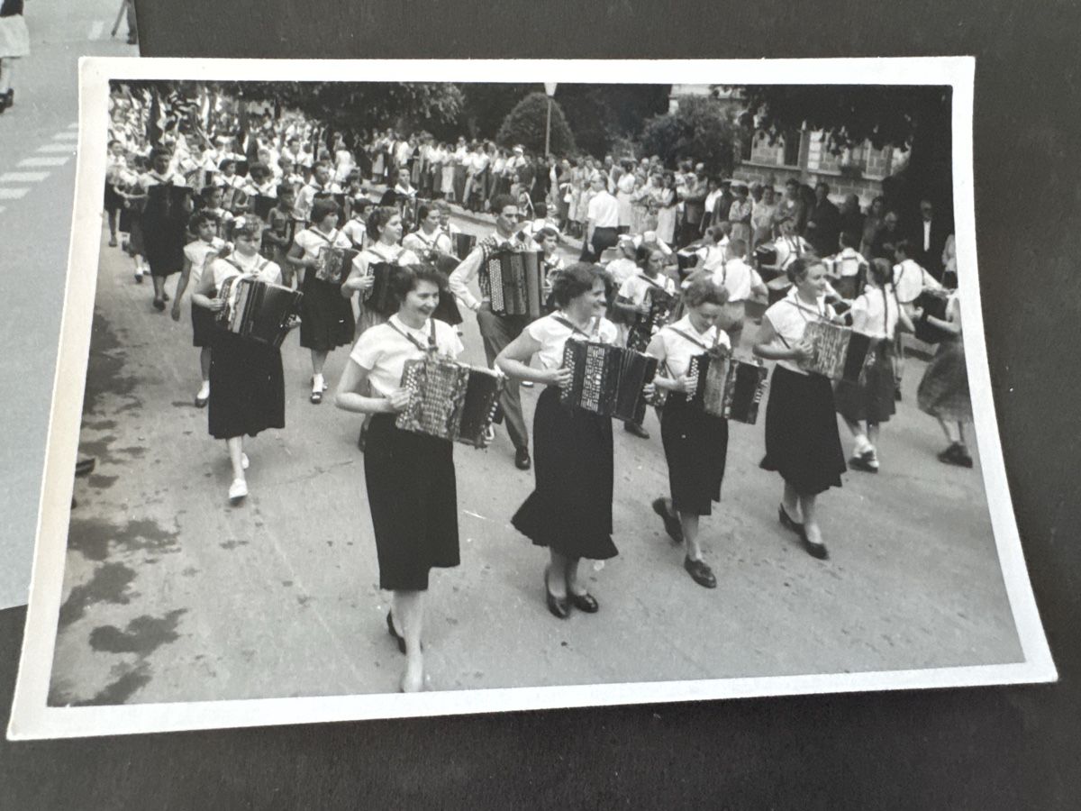 Foto & Immagini: Historisches Glarus, Nordostschweizerisches Jodelfest 1963 – Usato da Neuhausen am Rheinfall venduto da Herufe 2