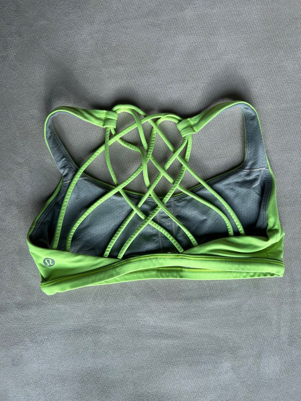 Lululemon Tops: Lululemon sportsbra – Gebraucht aus Zürich von sof_rk7l 1