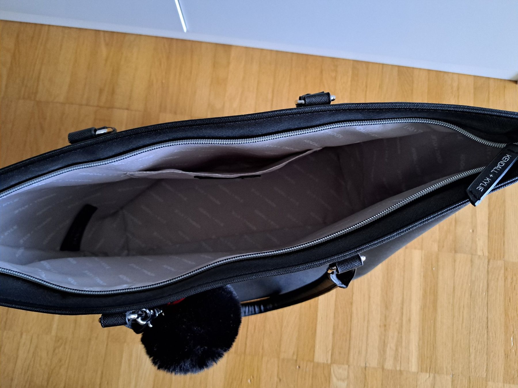 Taschen für Damen: Shopper Kendall + Kylie – Gebraucht aus Pfaffnau von hjp01 1