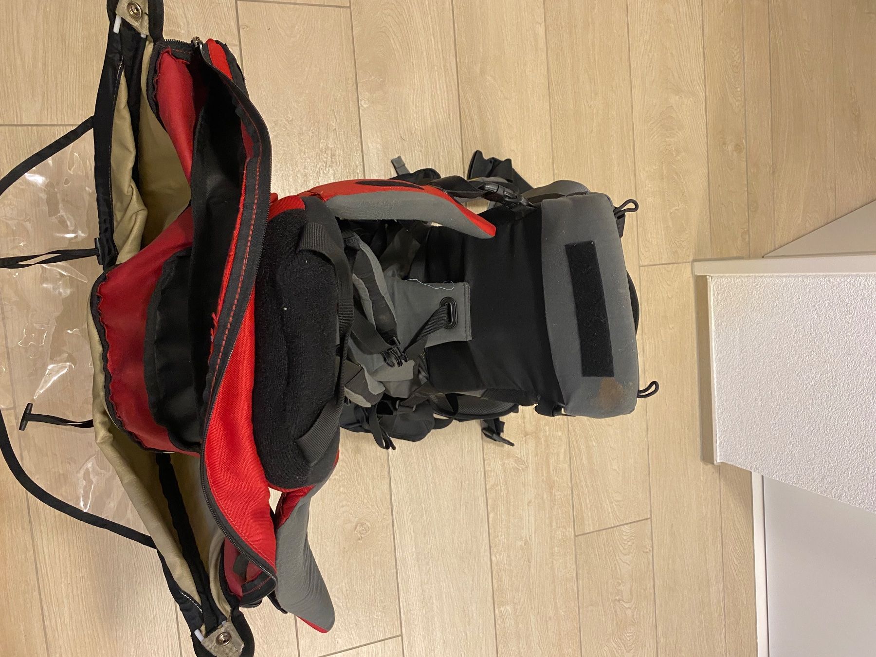Jack Wolfskin Zaini: Jack Wolfskin Kindertrage Rucksack – Usato da Eschlikon TG venduto da laa_fv7d 1