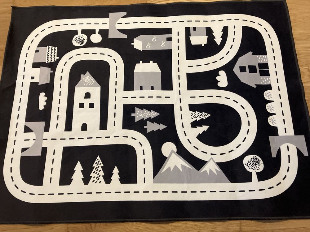 IKEA Schwarzer Spielteppich mit Strassen