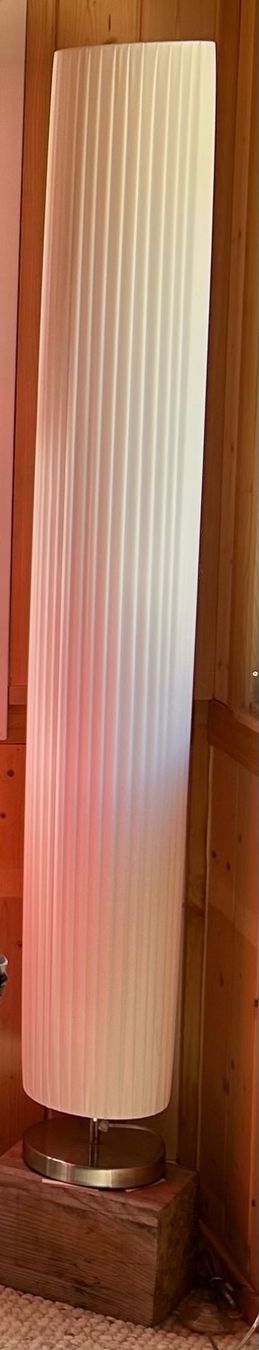 Lampes: Stehlampe Stoff weiss – D'occasion à Rüti ZH par Bergcamper 1