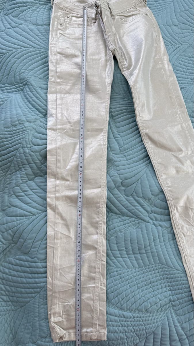 Jeans: Spezielle Jeans im Silber Look – Nuovo (secondo la descrizione) da Aarwangen venduto da sugus5571 1