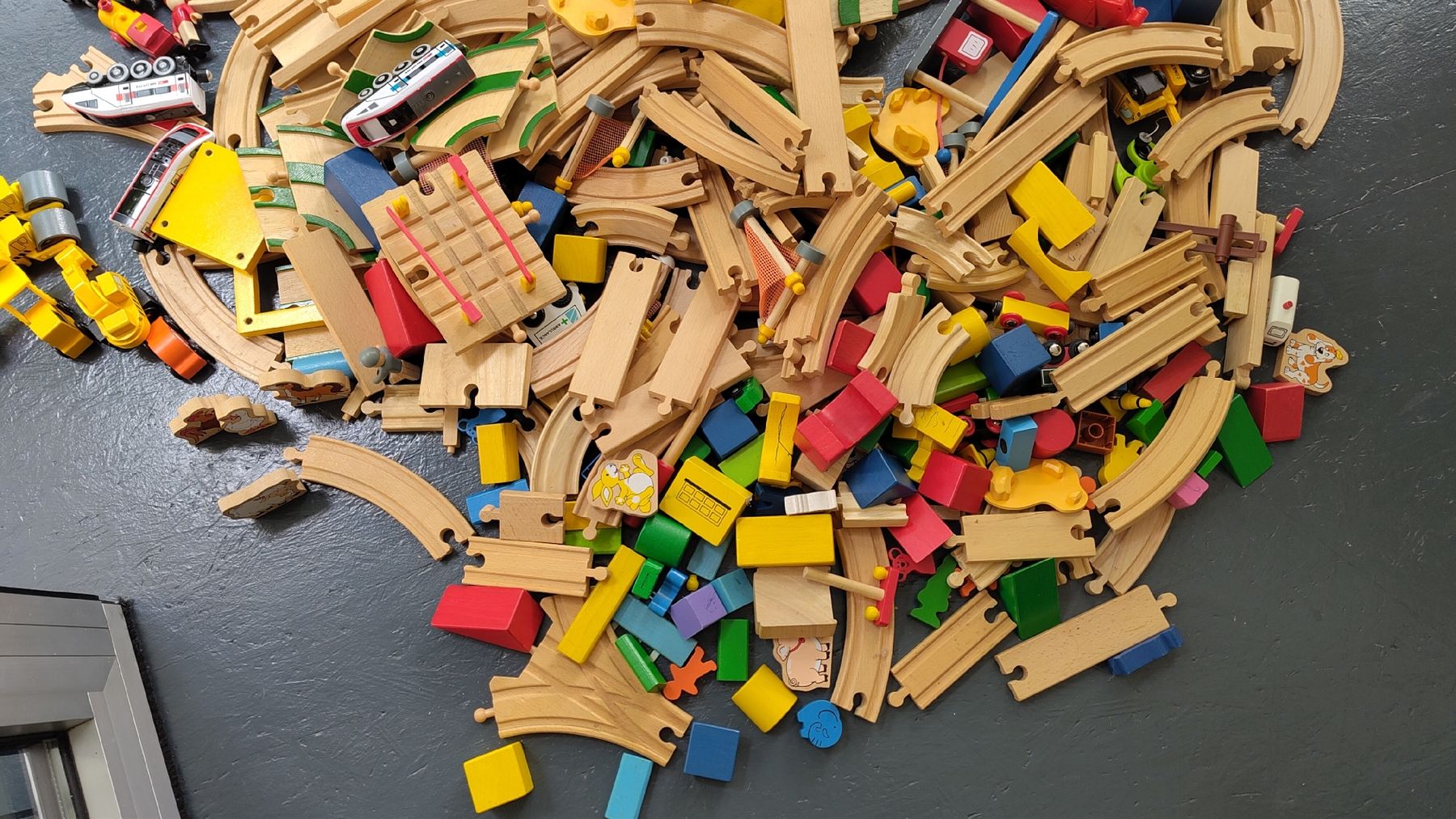 Brio Spielzeuge: Holzeisenbahn Brio/Bea diverse Teile – Gebraucht aus Malters von mavoma 3