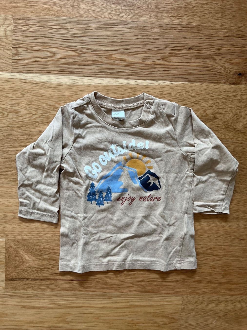 H&M Hemden, Tops & T-Shirts: H&M Baby TShirt Gr. 74 – Gebraucht aus Interlaken von fbnscl