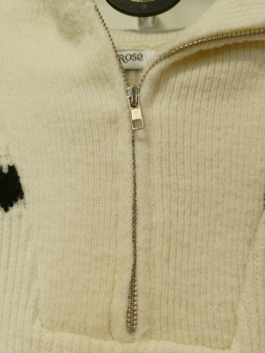 Maglioni & Felpe: Copperose Pullover weiss mit schwarzen Herzen, ca. M – Usato da Zürich venduto da Atelier.Second 2