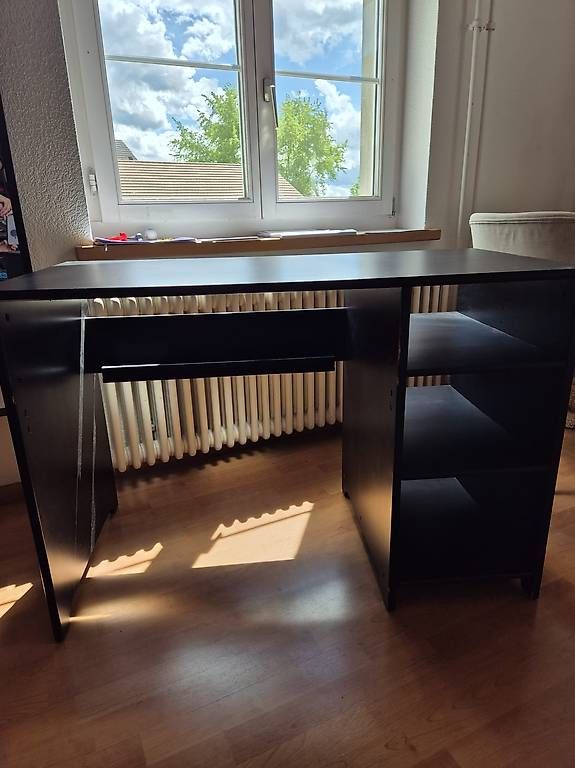 Ikea Scrivanie: Schreibtisch – Usato da Tagelswangen venduto da lis_xz7l 2