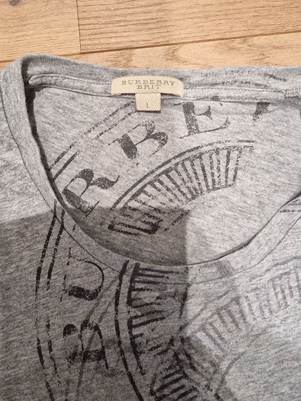 Burberry T-shirt: Burberry T-Shirt  – Usato da Allenwinden venduto da Babo2 1