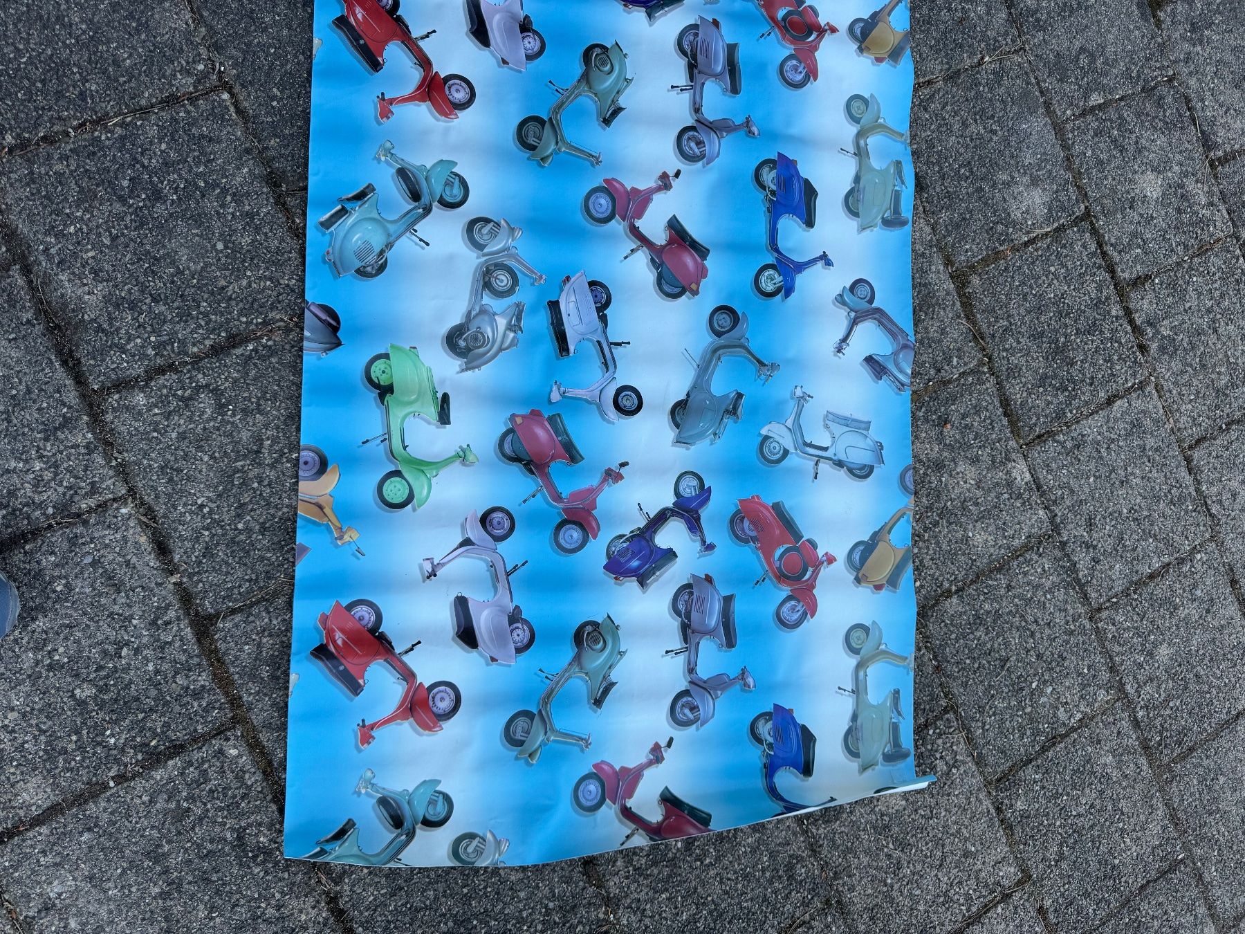 Autres: Blache  ca 70x243cm Tischtuch Vespas – D'occasion à Neftenbach par Rose40 1