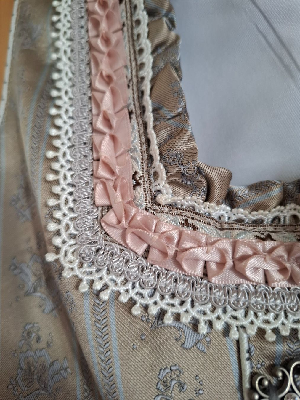 Krüger Kleider: Krüger Dirndl inkl. Bluse - Grösse 38 – Gebraucht aus Aarau von gra_f9pz 2