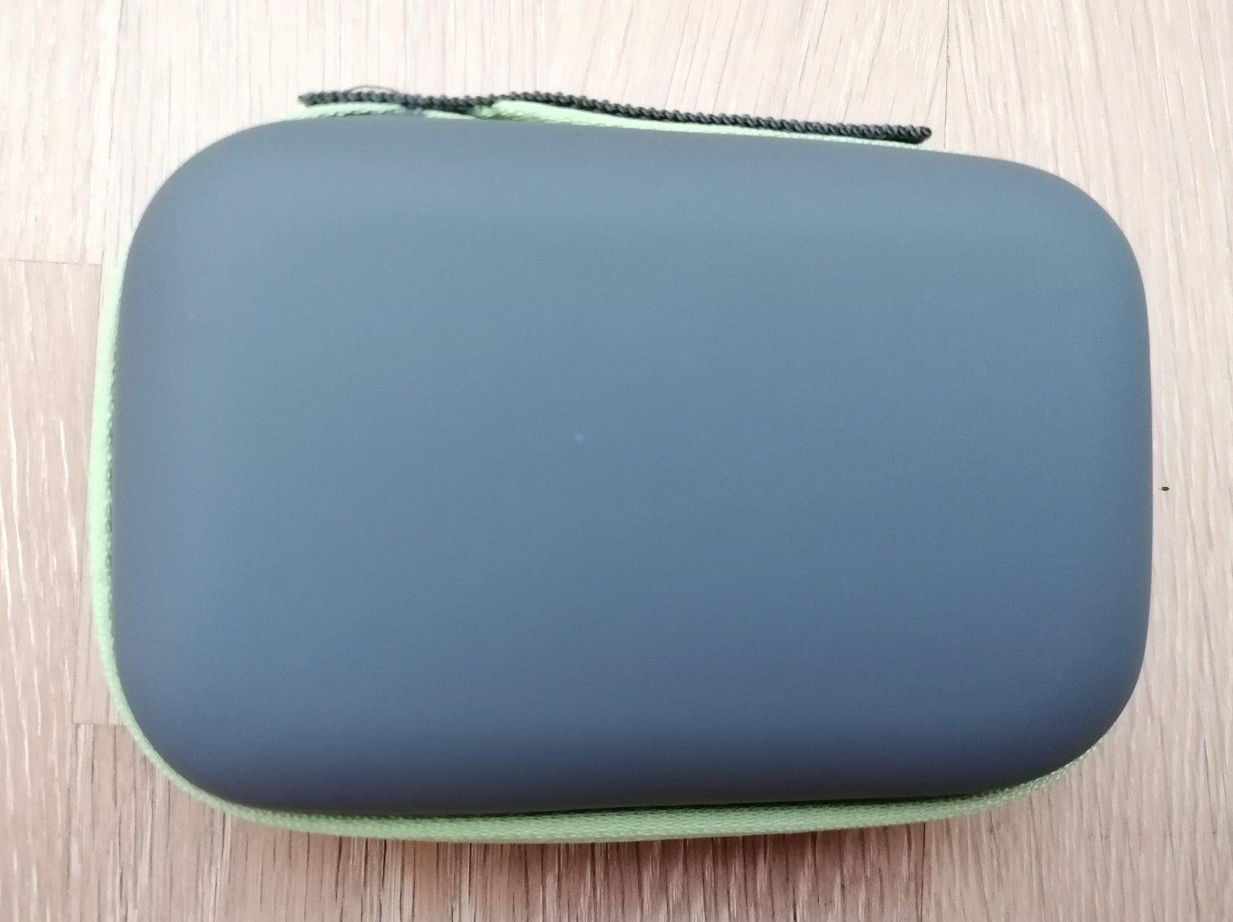 Teli da bagno: Microfaser Kühltuch, Sport-Tuch im Etui, Hellgrün – Nuovo e nell'imballaggio originale da Rümlang venduto da TRICE67 5