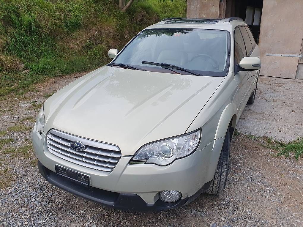 Automobili: Subaru Outback 3.0 – Usato da Grüsch venduto da aconze 2