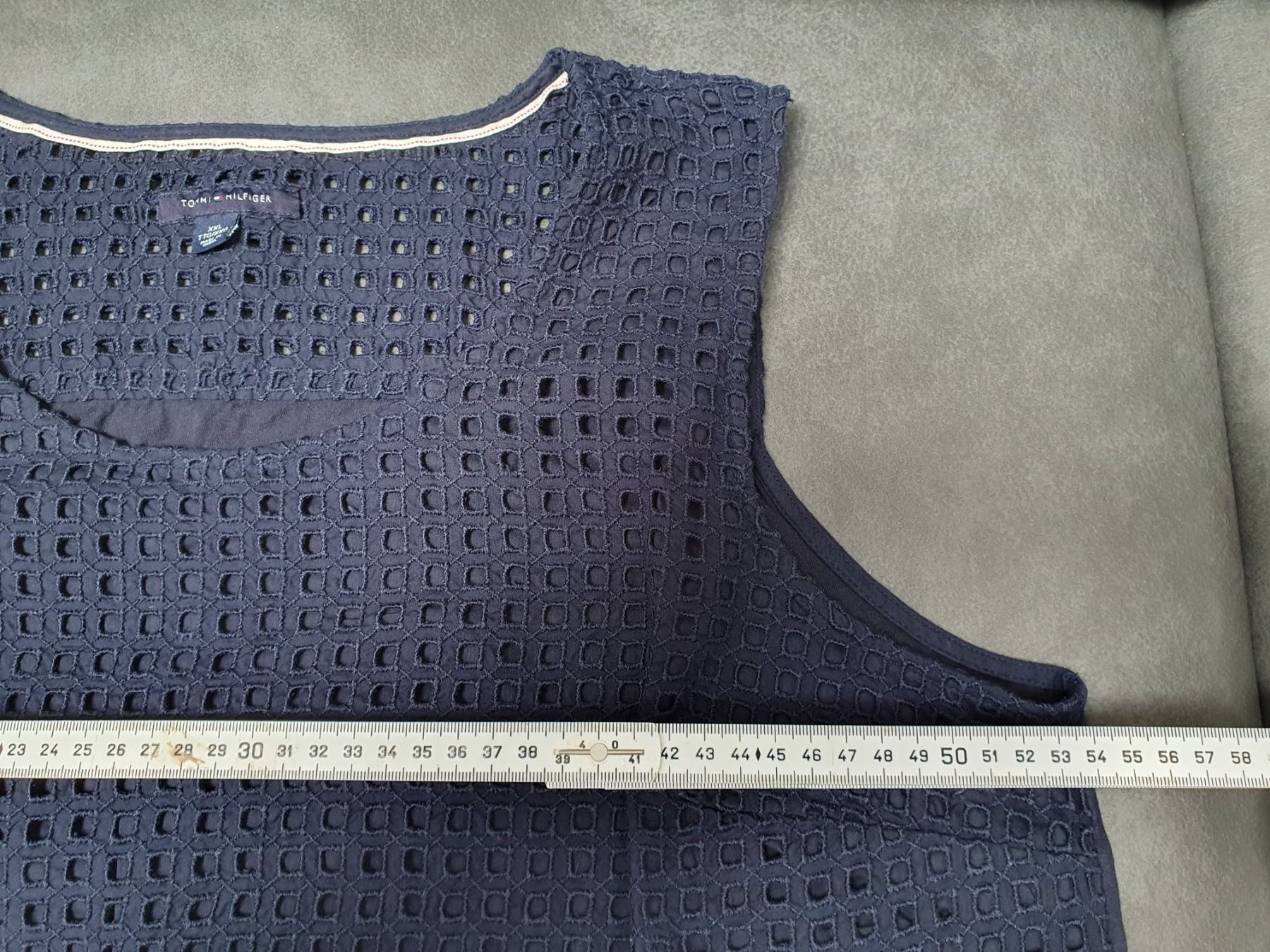 Tommy Hilfiger Top: Tommy Hilfiger Tops - XXL – Nuovo (secondo la descrizione) da Hirschthal venduto da toronto-raptors82 7