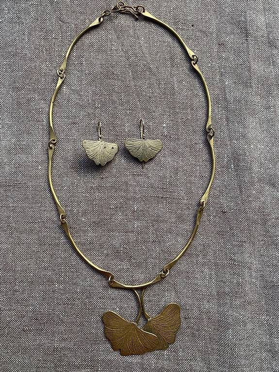 Colliers: Bronzekette mit Ohrhänger in Gingkoform – D'occasion à Dielsdorf par bar_7t27