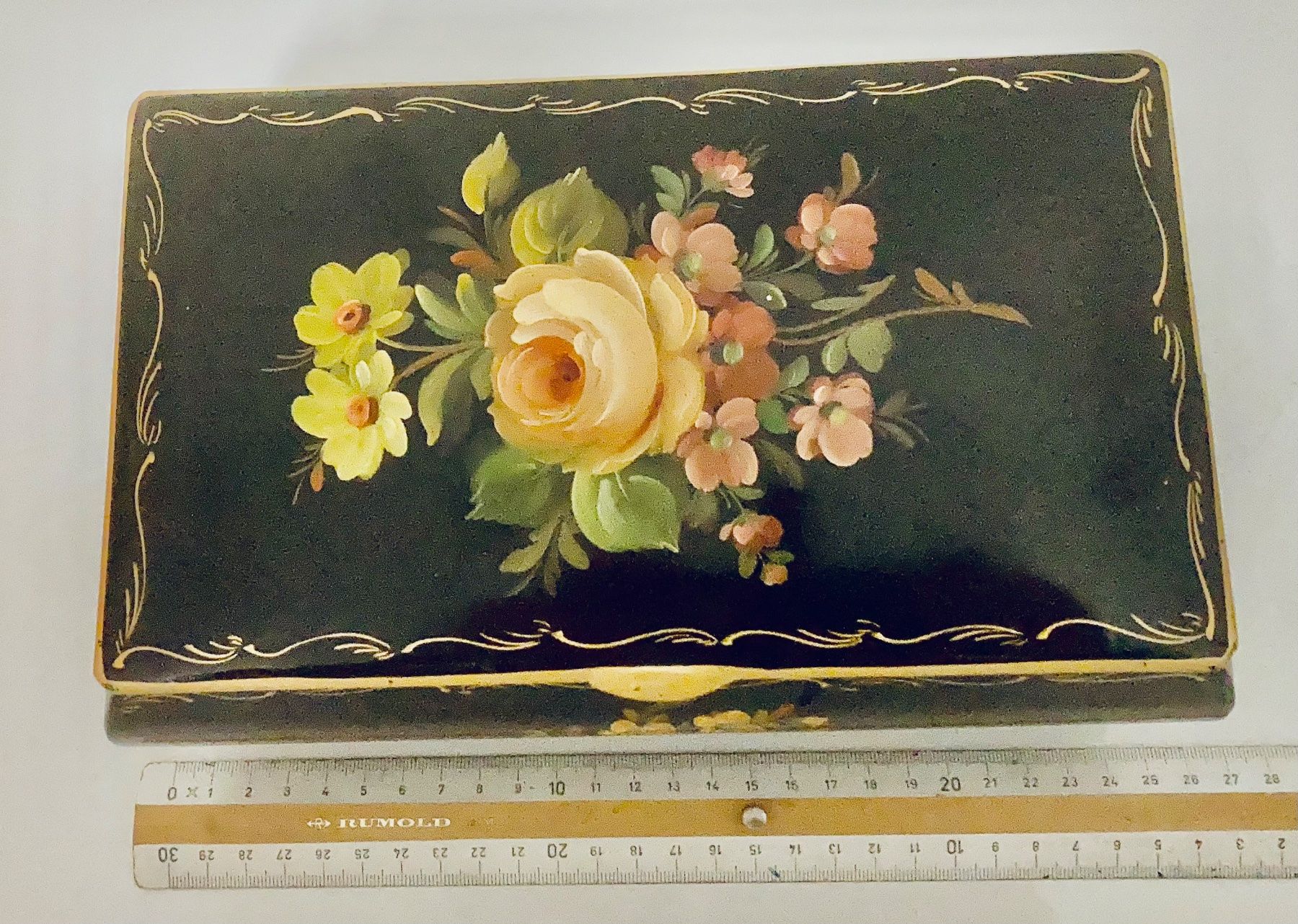Barattoli: Blechschatulle mit Biedermeier-Malerei, Ebonisierte Dose – Usato da Rüegsauschachen venduto da Andyalfredo 4