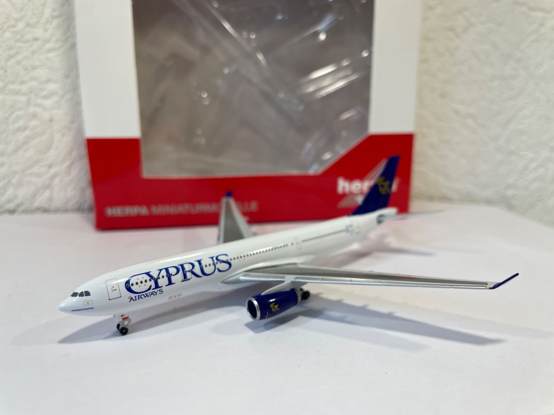 Maquette Avion Herpa Wings 1:500 - Airbus A330-200 Aux Couleurs De Windrose Airlines - Modèle Neuf