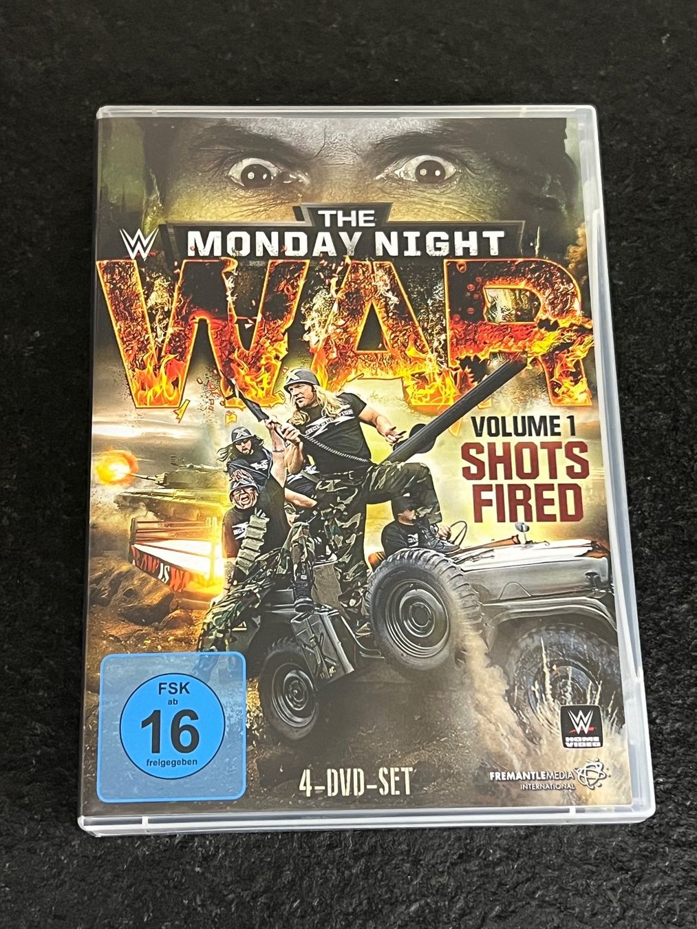 Tutti i DVDs: WWE Monday Night War - Vol.1 – Nuovo (secondo la descrizione) da Altstätten SG venduto da sheamus