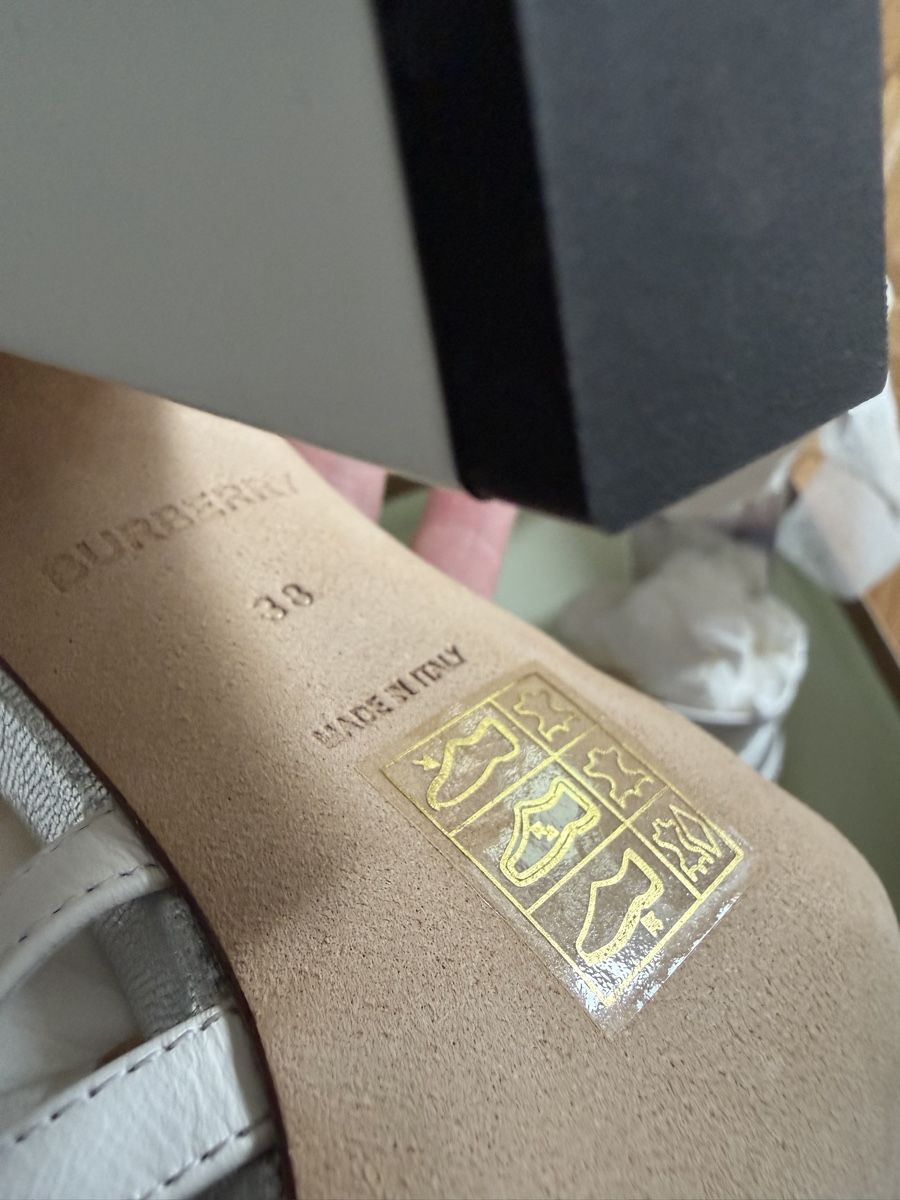 Burberry Damenschuhe: New Burberry shoes , 38 – Neu (gemäss Beschreibung) aus Schaffhausen von Nadiuna 4