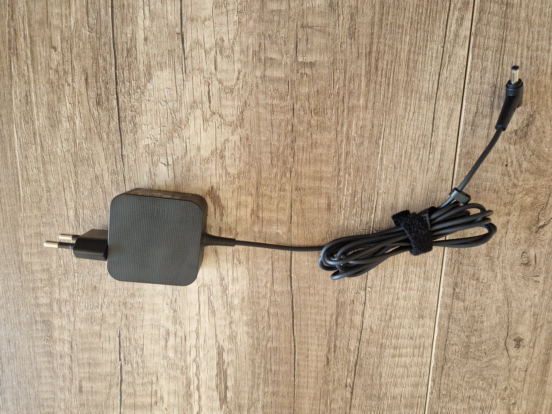 Asus Ladegerät: Alimentation - chargeur PC portable ASUS – Neu (gemäss Beschreibung) aus Villars-sur-Glâne von Scot