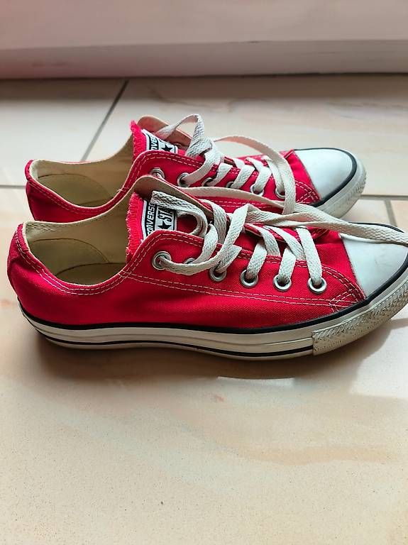 Converse Scarpe da donna: Paire de Chaussures Converse – Usato da Grône venduto da mmaye 1