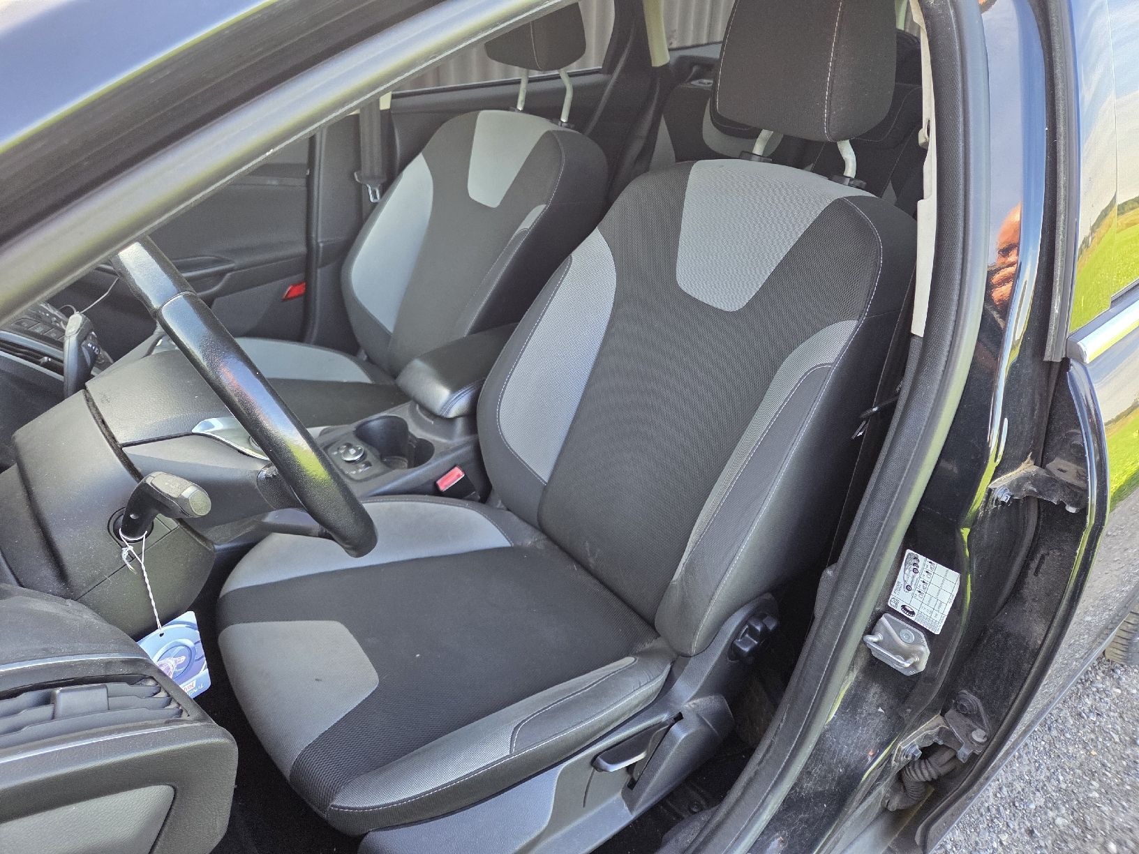 Ford Automobili: Ford Focus – Difettoso da Rickenbach b. Wil venduto da lei_2jbs 8