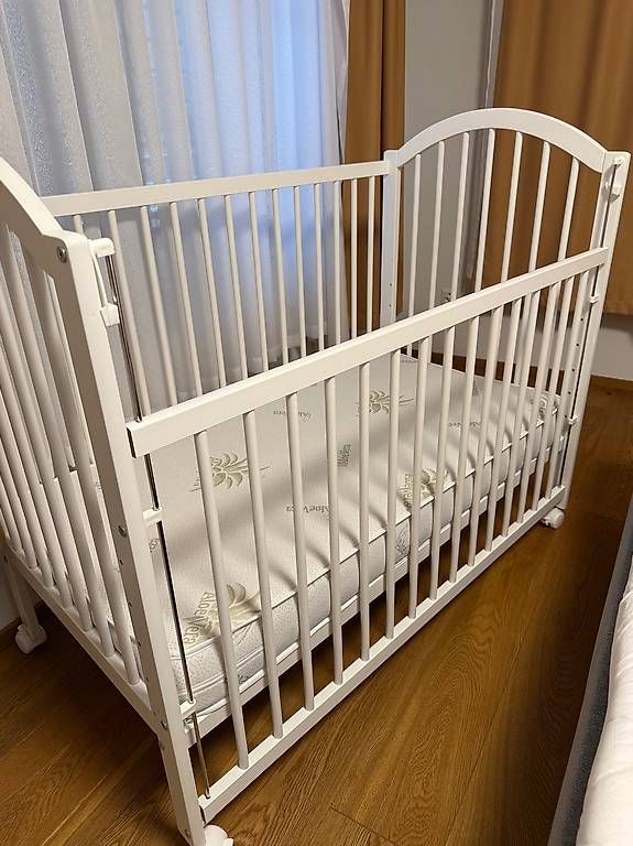 Letti: White baby cot (bed) 60 x 120 cm – Usato da Uster venduto da kleh