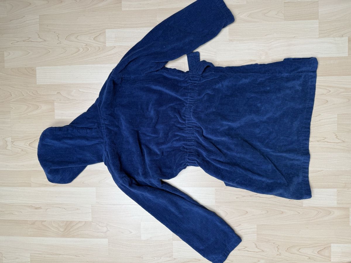 Accappatoi: Cosy Navy Blue Hooded Bathrobe – Usato da Urdorf venduto da rob_c5wf 1