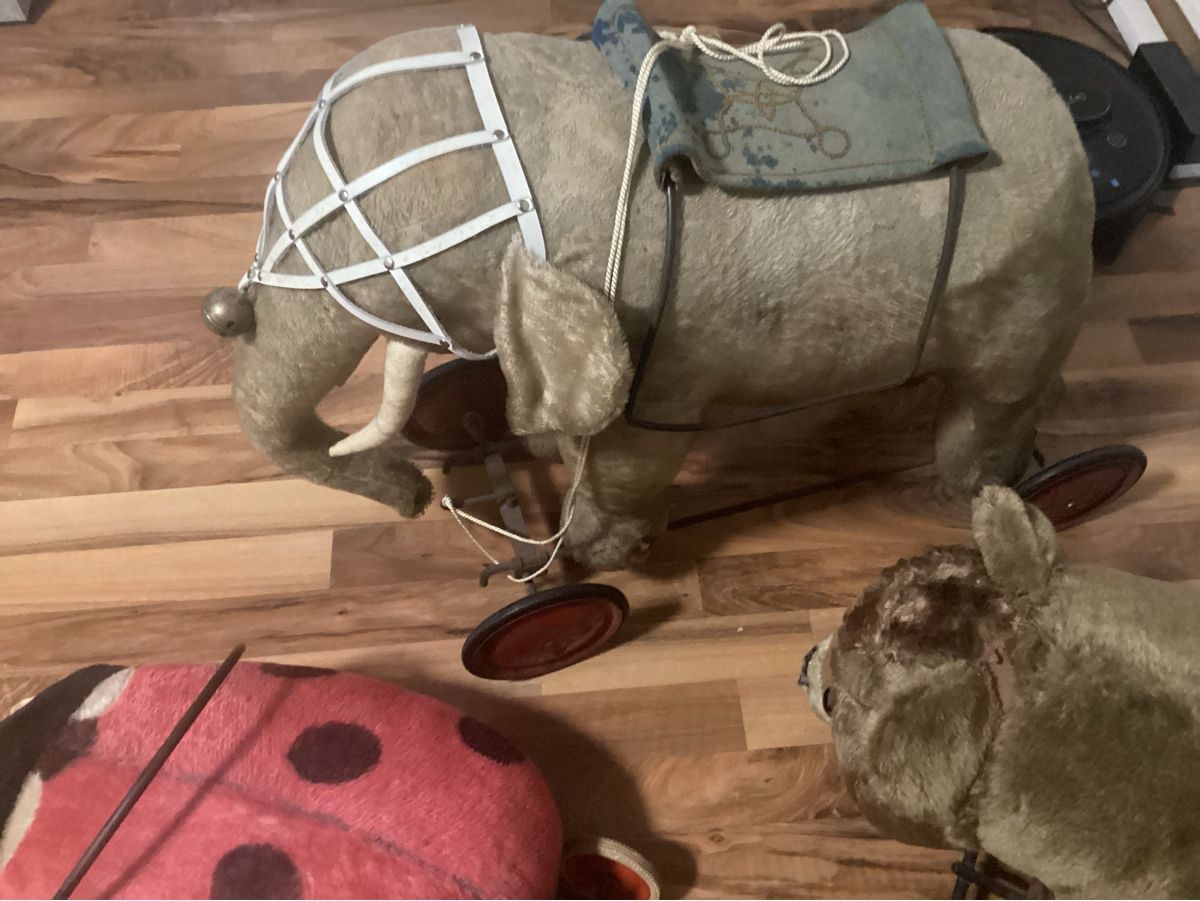 Steiff Spielzeuge: 4 STEIFF TIERE AUF RÄDER – Gebraucht aus Münchenstein von NoSu98 1