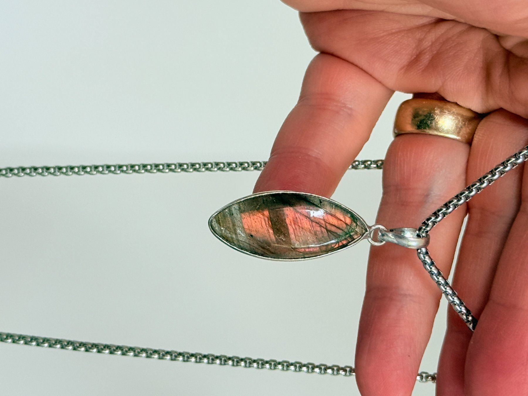 Ketten: Pendentif Labradorite forme marquise – Neu und originalverpackt aus Genève von AWWA 4