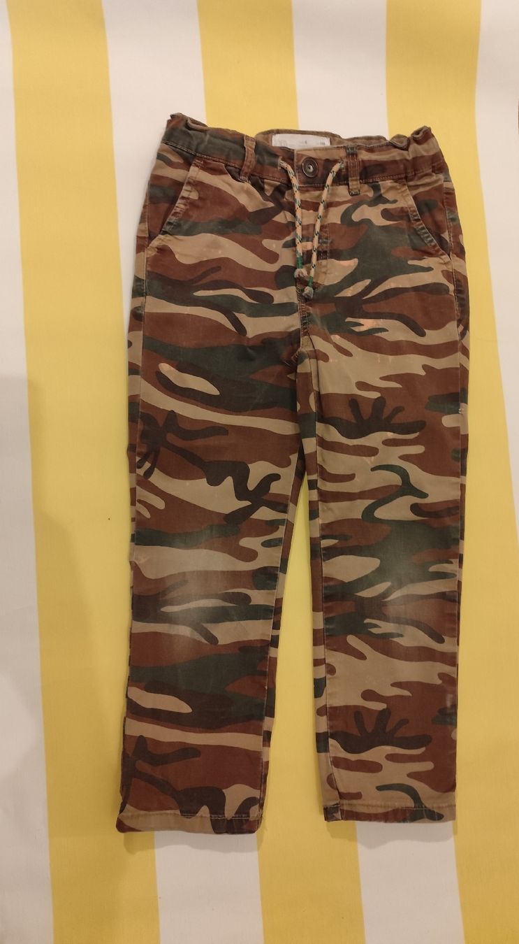 Pantaloni: Hose, Zara. Gr.6 – Usato da Widen venduto da isa_zz9b