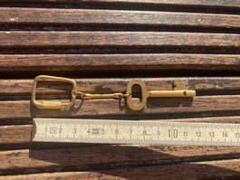Schlüsselanhänger Schlüssel-Form, kleine Pfeiffe, goldig