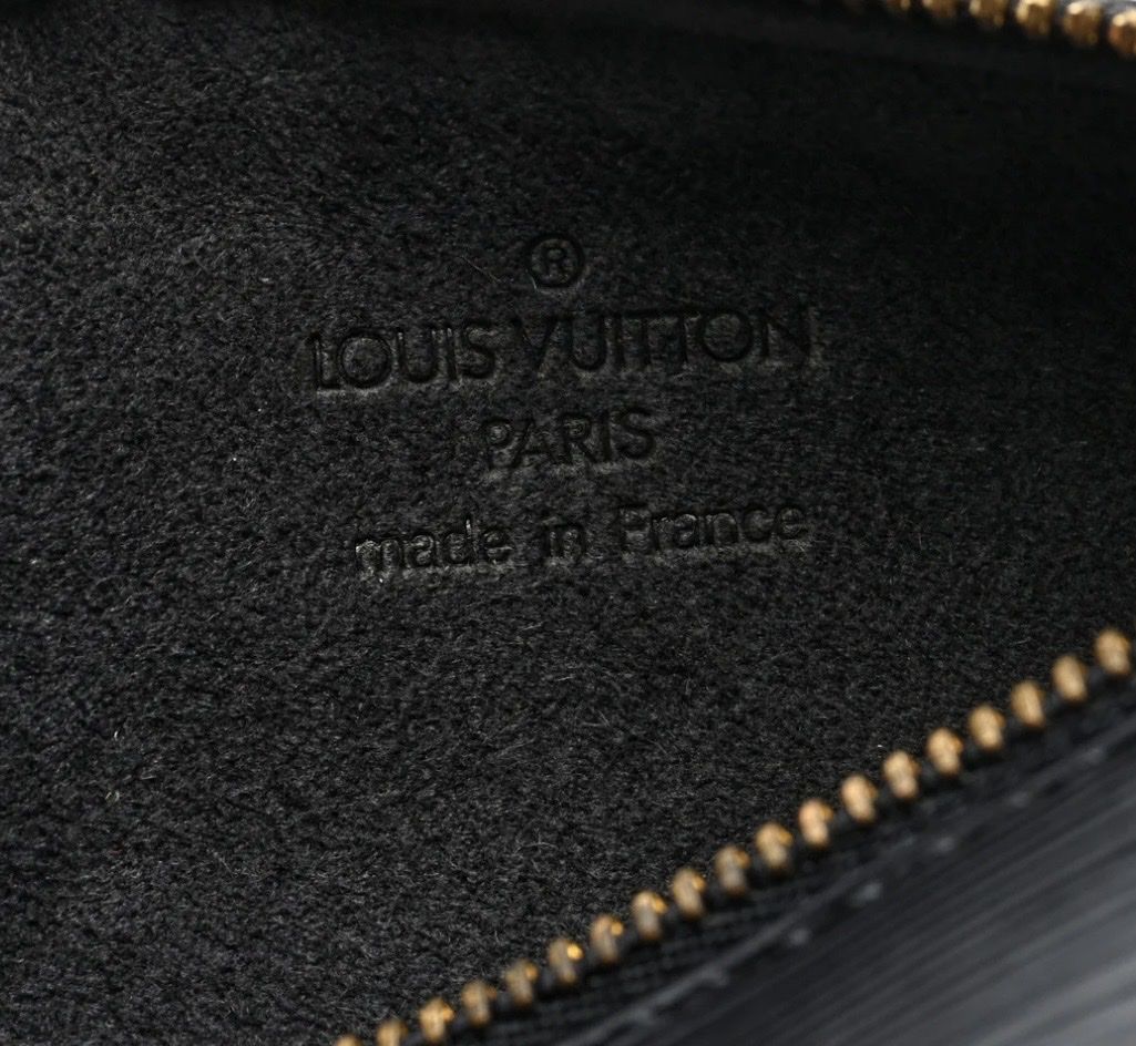 Louis Vuitton Borse da donna: Louis Vuitton Pochette mini Papillon Schwarz Epi – Usato da Buch am Irchel venduto da Pukpan_99 6