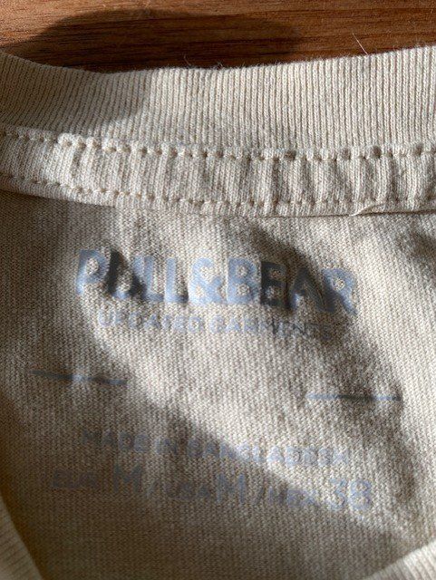 T-shirt: T - Shirt Pull & Bear Gr. M – Usato da Schnottwil venduto da Garuso 1