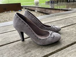 Bata Vera Pelle Pumps grau/samt in Grösse 37 wenig getragen