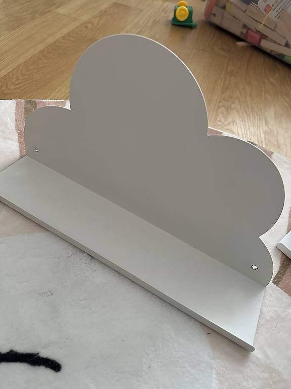 H&M Scaffali: Wolkenregal – Usato da Oberkulm venduto da tes_799n