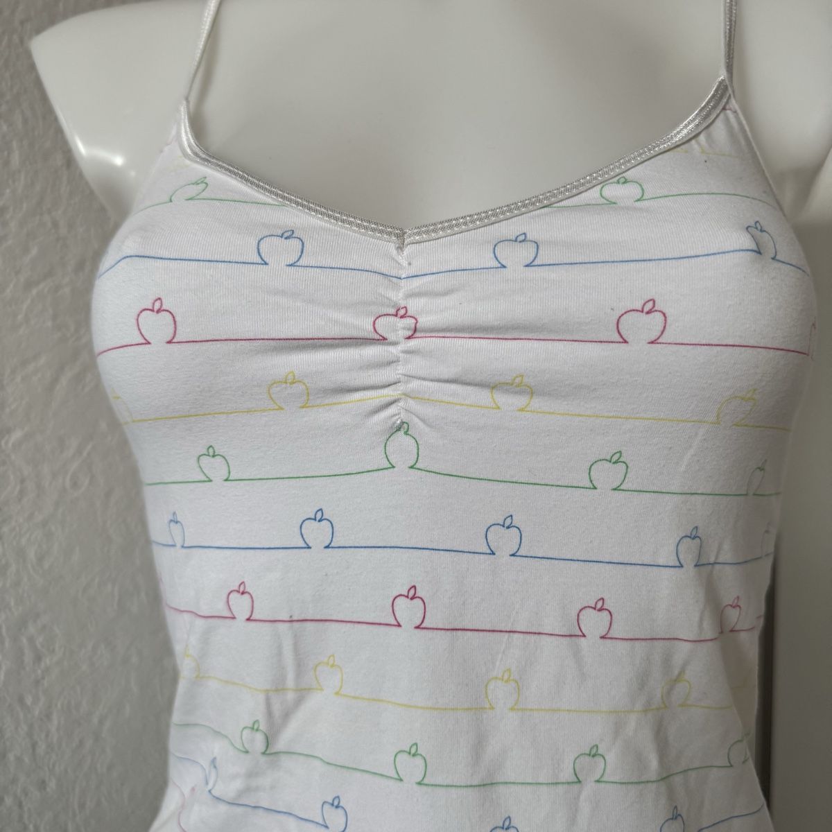 H&M Tops: Süsses Tank Top Gr.36 – Gebraucht aus Oberwil BL von olibbg 2