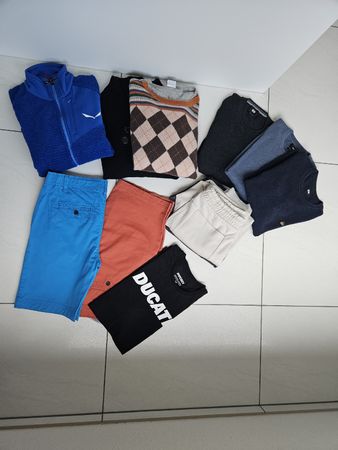 Bekleidungspaket Herren Pullover Hosen T-Shirt Grösse M/30 