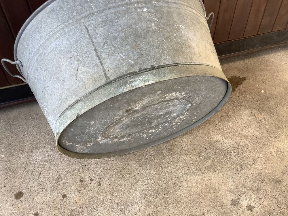 Sehr schöne alte 80 Liter Zinkwanne. Kaufen auf Ricardo